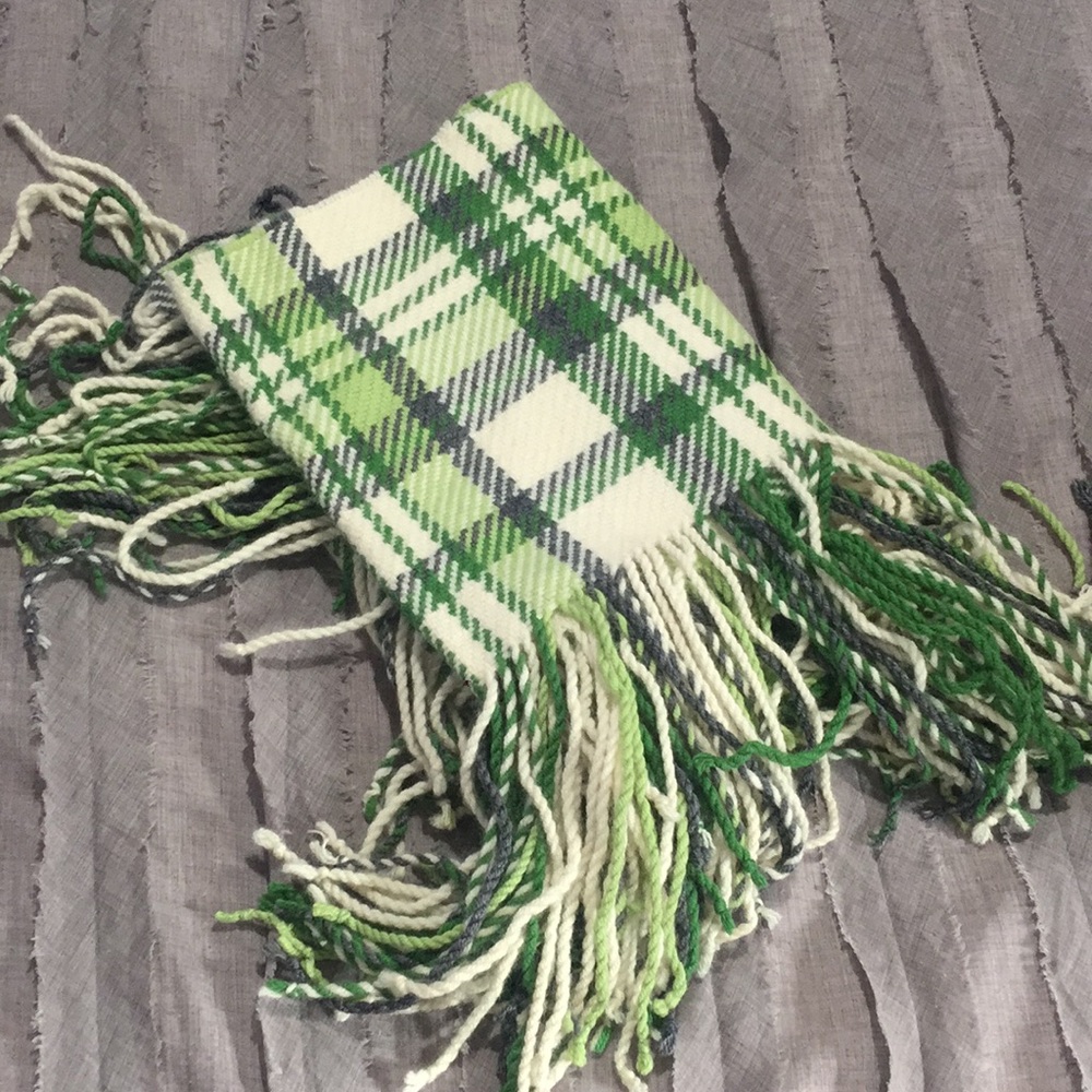 Banana Republic Plaid Wool/Cashmere scarf